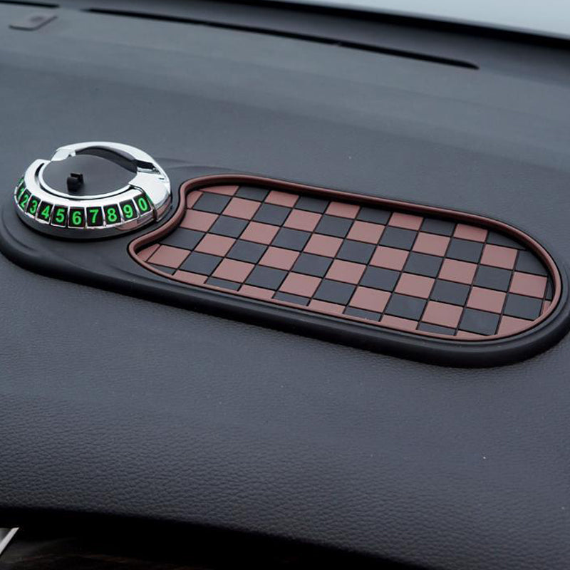 Tappetino antiscivolo multifunzione per auto