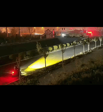 Faro a doppia lente per auto