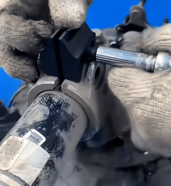 Strumento separatore per ammortizzatori auto