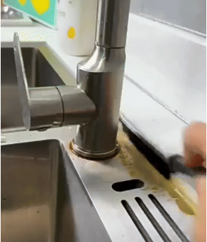 Spazzola per la pulizia delle fessure
