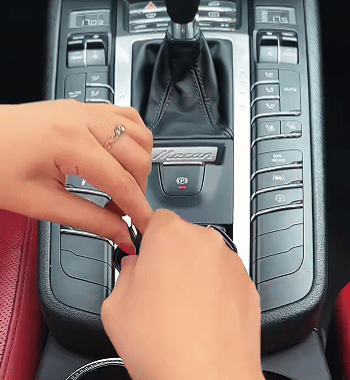 Caricabatterie retrattile 4-in-1 per Android e iPhone