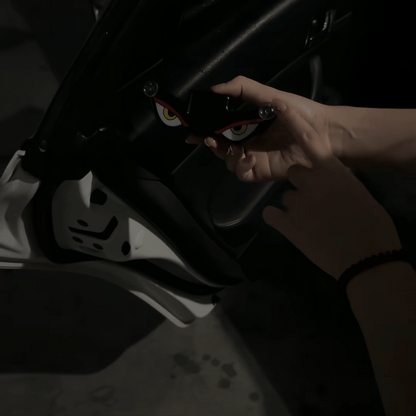 Devil Eyes LED – Luce Decorativa Solare per Auto