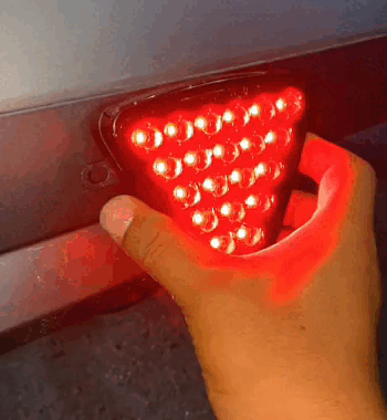 Luce Freno Posteriore Triangolare per Auto
