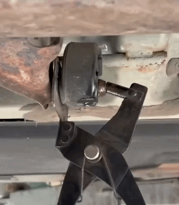 Pinza per supporti del silenziatore