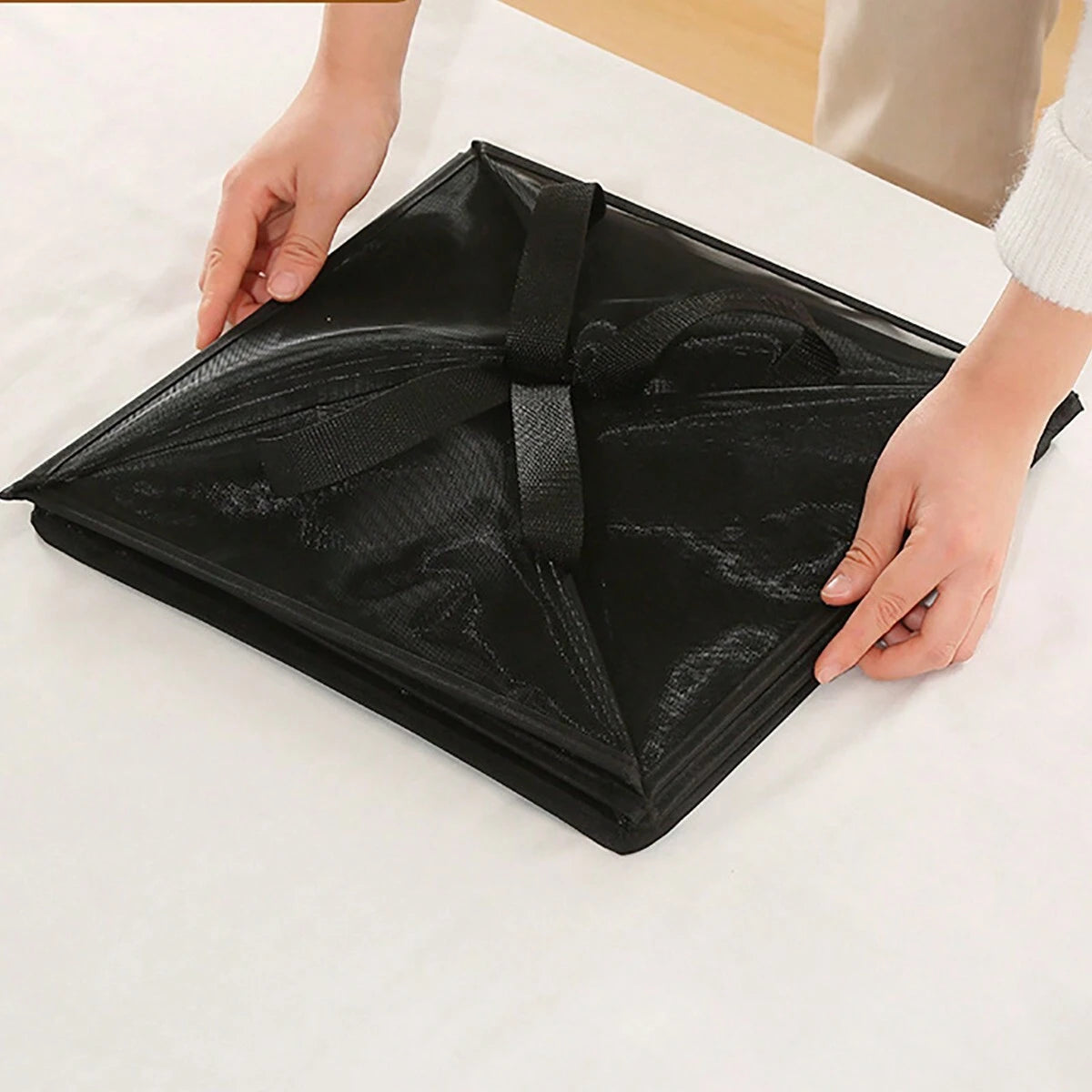 Cesto per biancheria pieghevole in rete