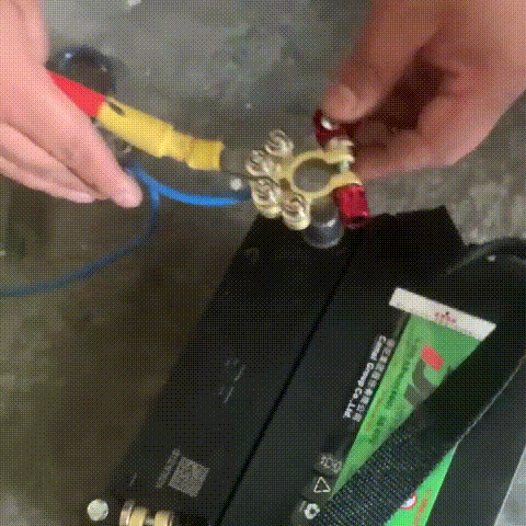 Comodo connettore terminale