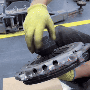 Utensile di centraggio frizione