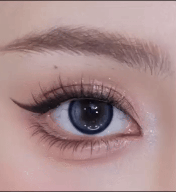 ✨ Eyeliner Liquido di Precisione – Impermeabile, Resistente alle Sbavature, Punta Micro-Fine