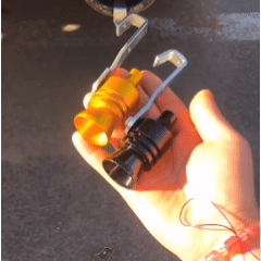 Fischetto per scarico auto modificato