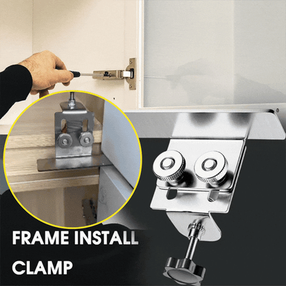 Posizionatore per l'installazione delle porte del mobile