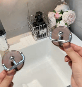 Gancio a ventosa effetto legno