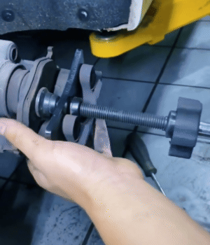 Compressore a farfalla per pistone pinza freno – cambio pastiglie freno