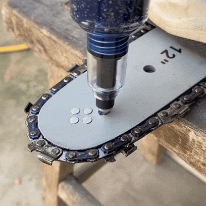 Strumento per grasso per barra motosega