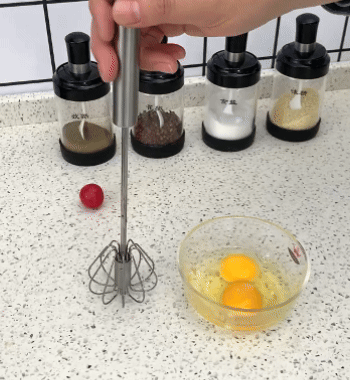 Frullino per le uova semiautomatico