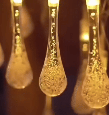 Catena luminosa a LED con gocce d'acqua