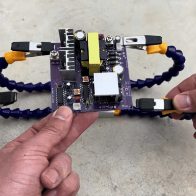 Morsa flessibile per saldatura per componenti elettronici