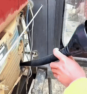 Imbuto con tubo flessibile